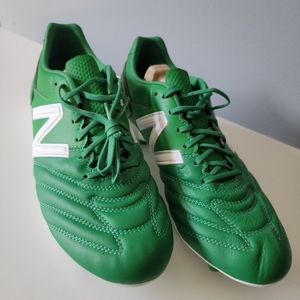 New Balance cleats size 9 NWT